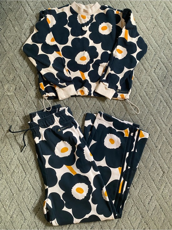 adidas Other - Adidas x Marimekko Set with Unikko Poppy Print